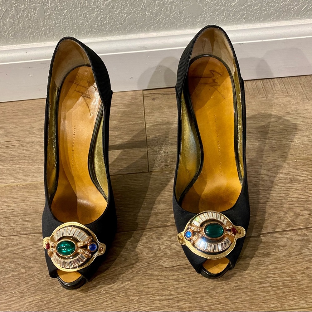 GUISEPPE ZANOTTI 7.5 4” BLK SATIN HEELS W BROACH
